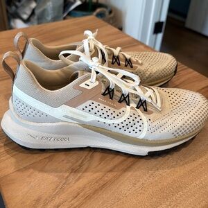 Nike Beige Athletic Sneakers fly wire